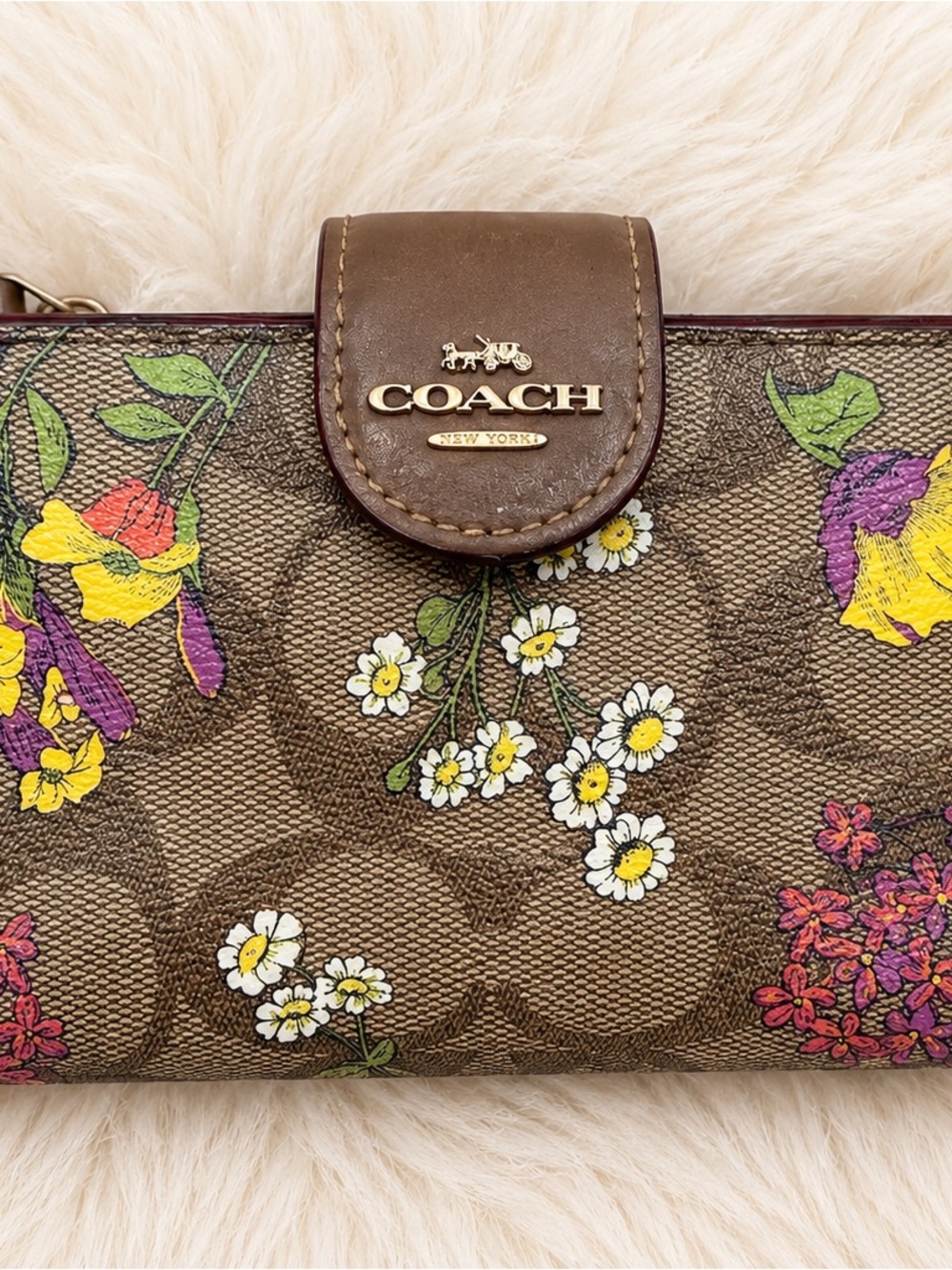 Coach medium corner zip wallet in signature canvas with floral prints